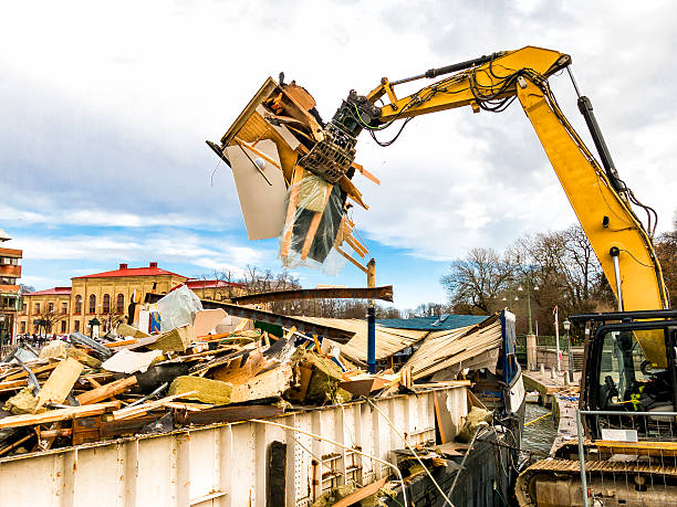 Best Junk Hauling Services  in West Plains, MO